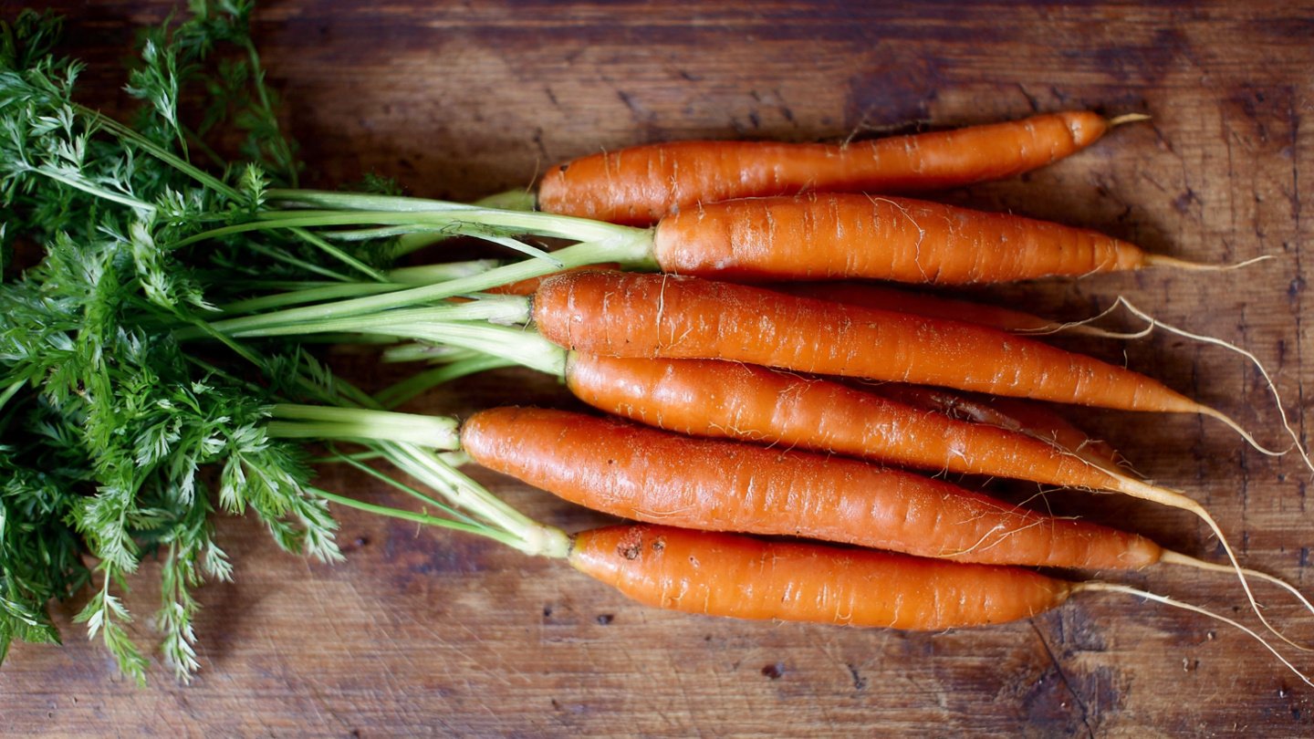 What Are the Secrets to Growing Your Own Carrots for Delicious Homemade Carrot Cake?